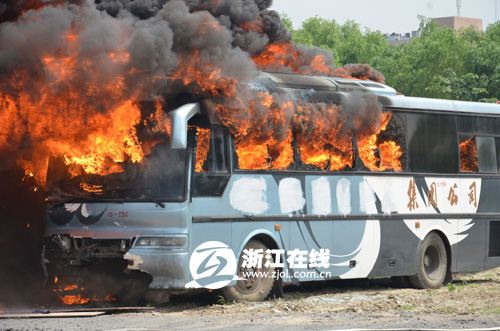 客車起火最新新聞，事故原因深度分析與應(yīng)對舉措探討