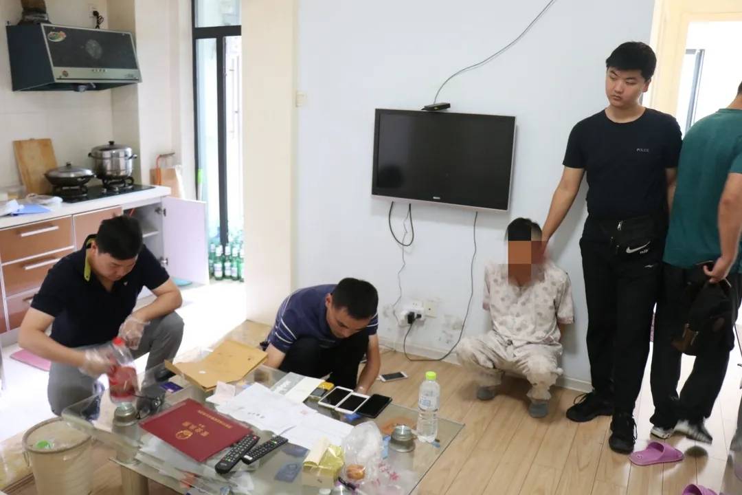 揭露暴力虚开犯罪现象，呼吁社会警惕警钟长鸣